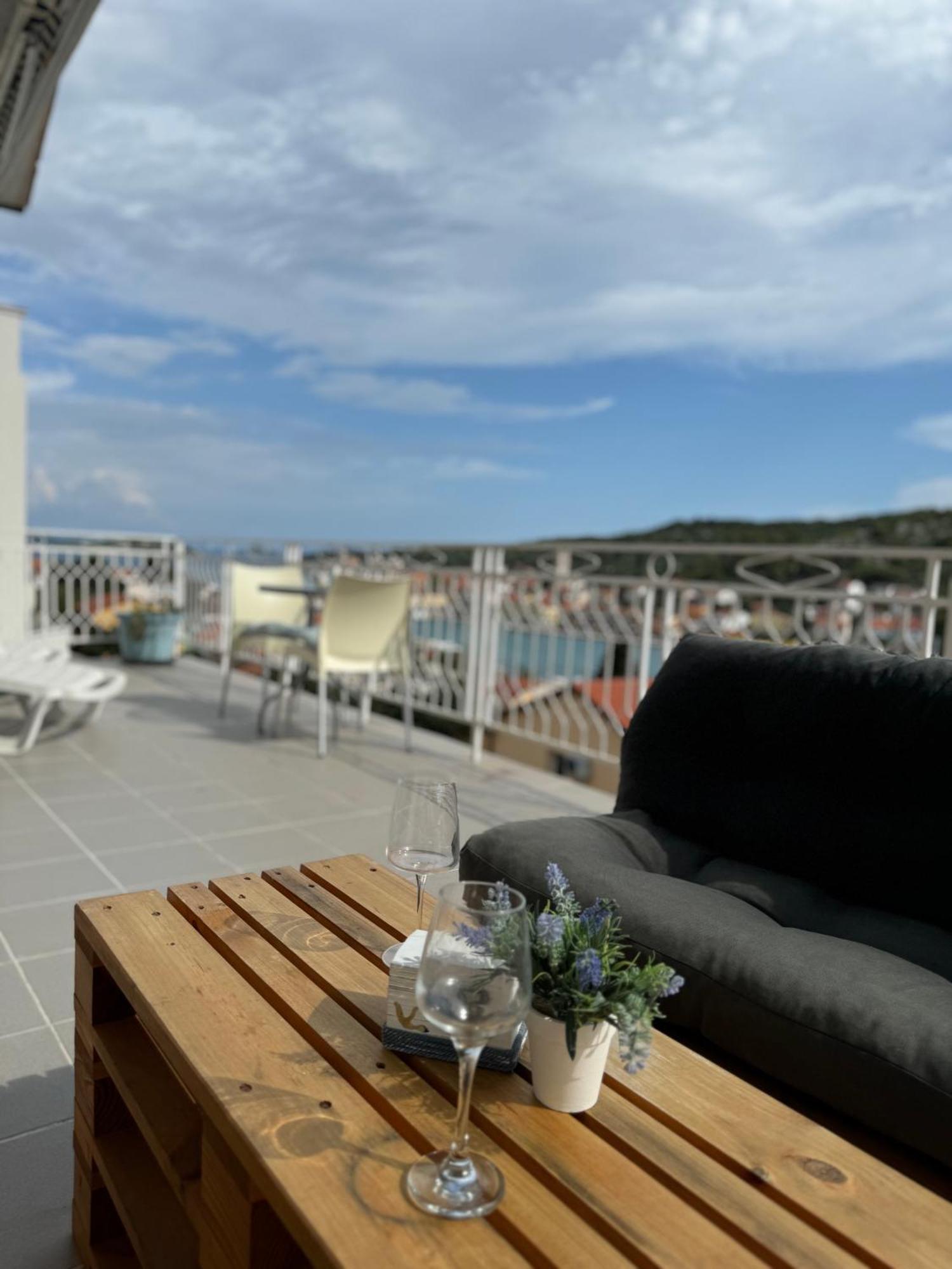 Marina Apartmani Tisno Murter Eksteriør billede