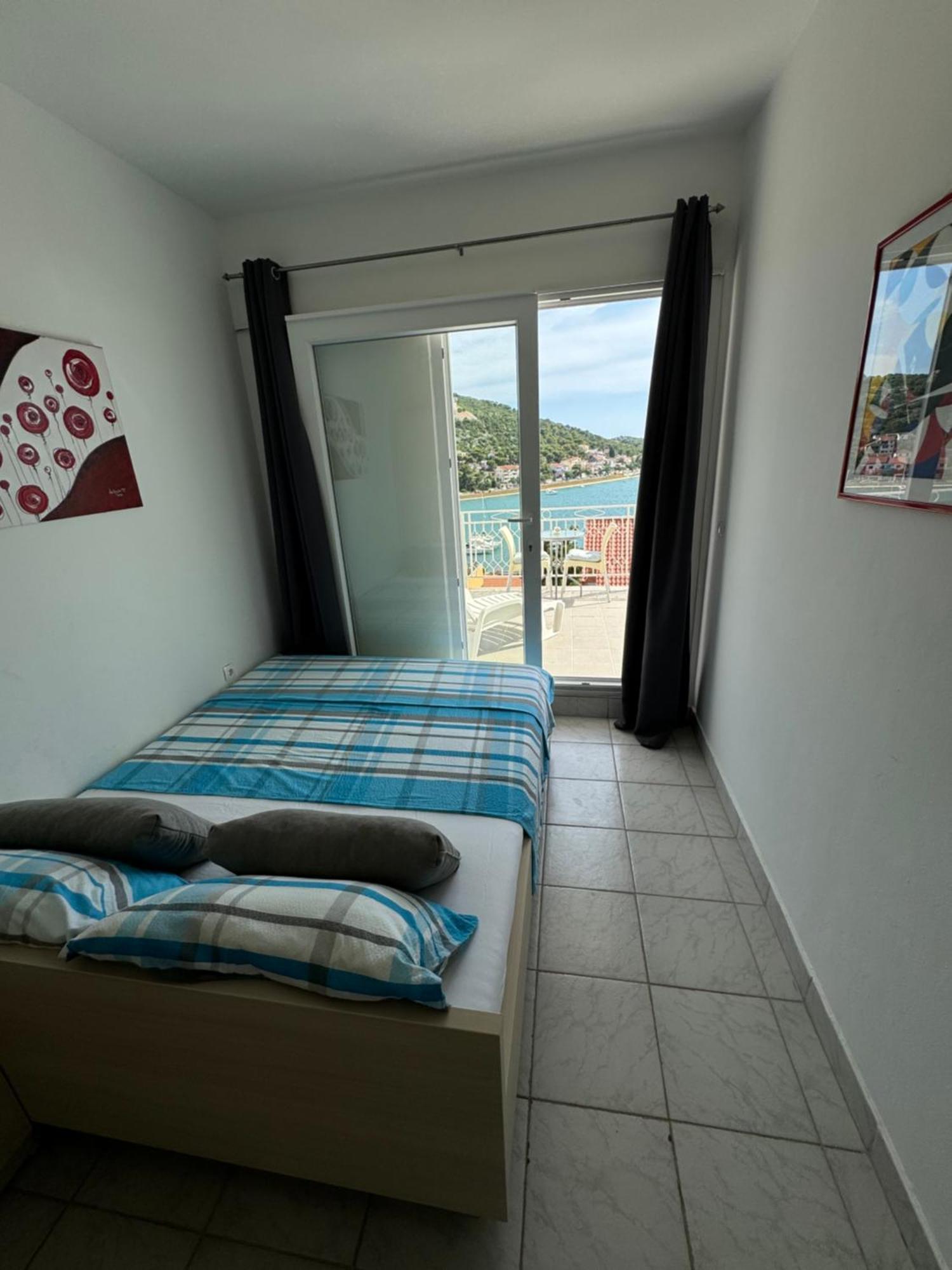 Marina Apartmani Tisno Murter Eksteriør billede