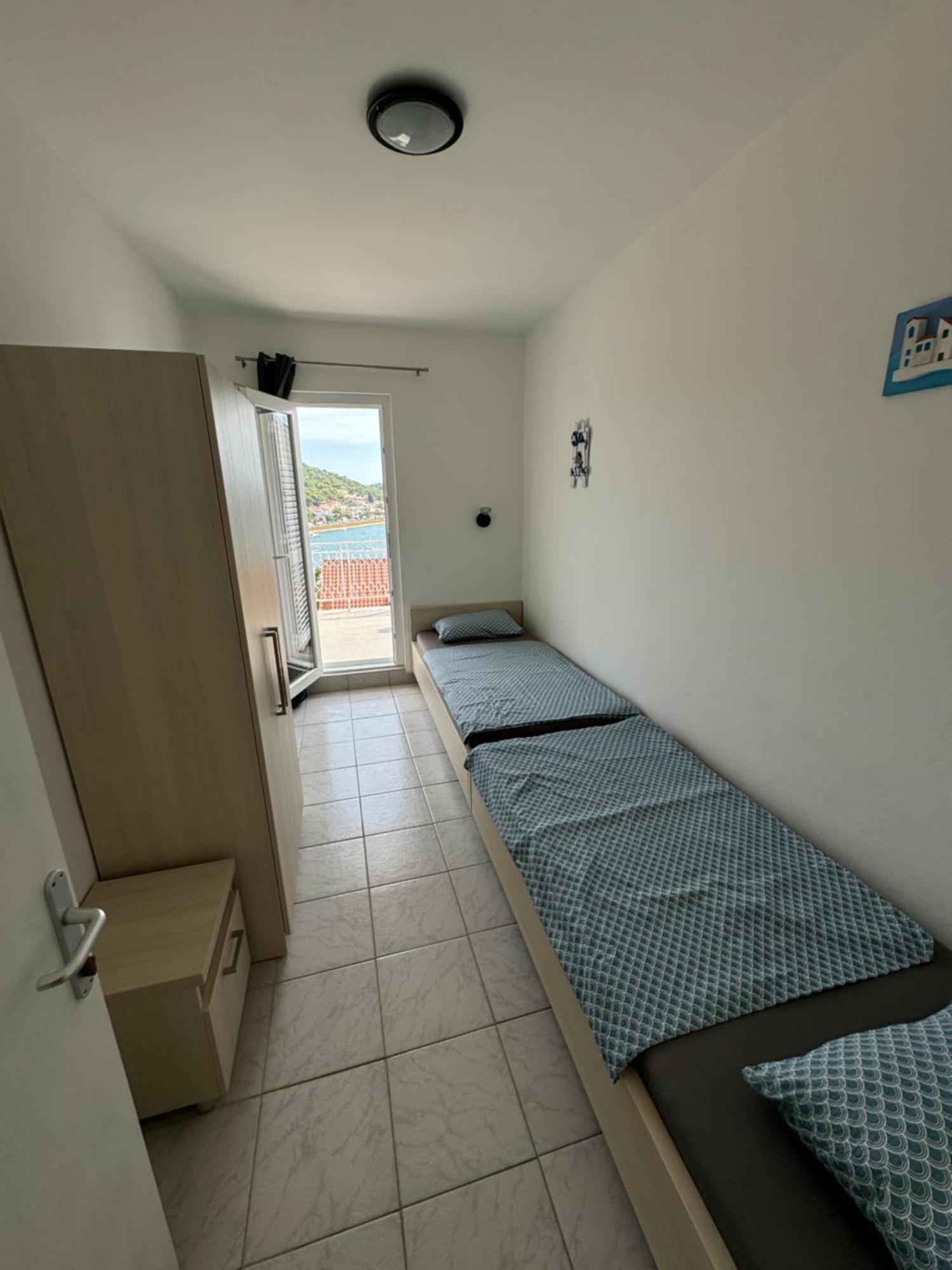 Marina Apartmani Tisno Murter Eksteriør billede